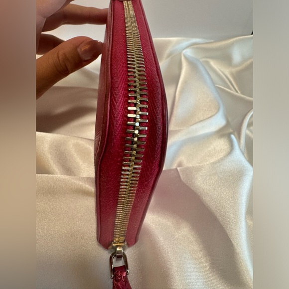 Prada Saffiano Zippy Compact Wallet EUC - Picture 8 of 15